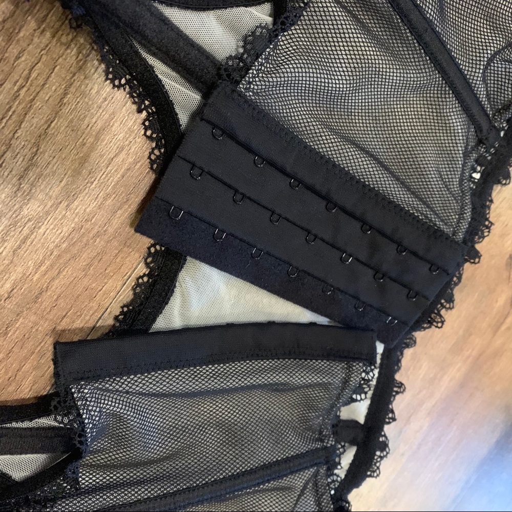 VS vintage black lace rhinestone garter belt - Picture 12 of 13